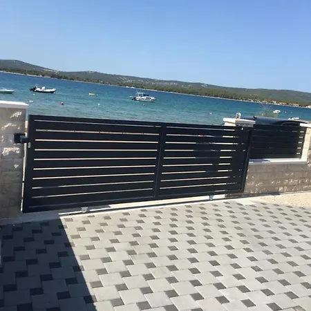 Apartmani Zlata Sveti Filip i Jakov Exterior photo